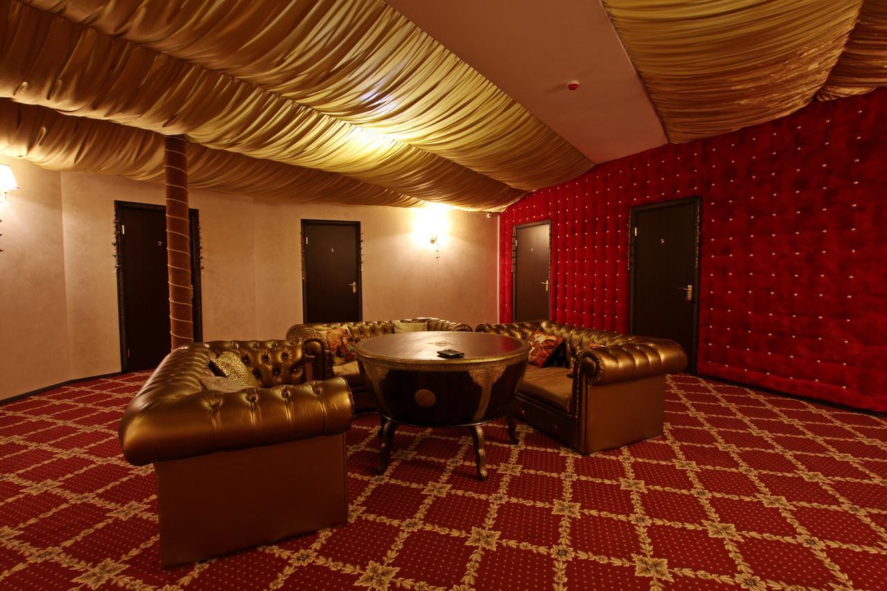 India Palace Hotel Харков Екстериор снимка