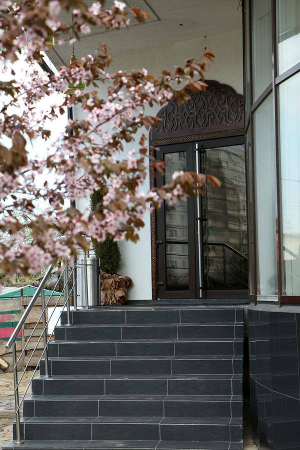 India Palace Hotel Харков Екстериор снимка