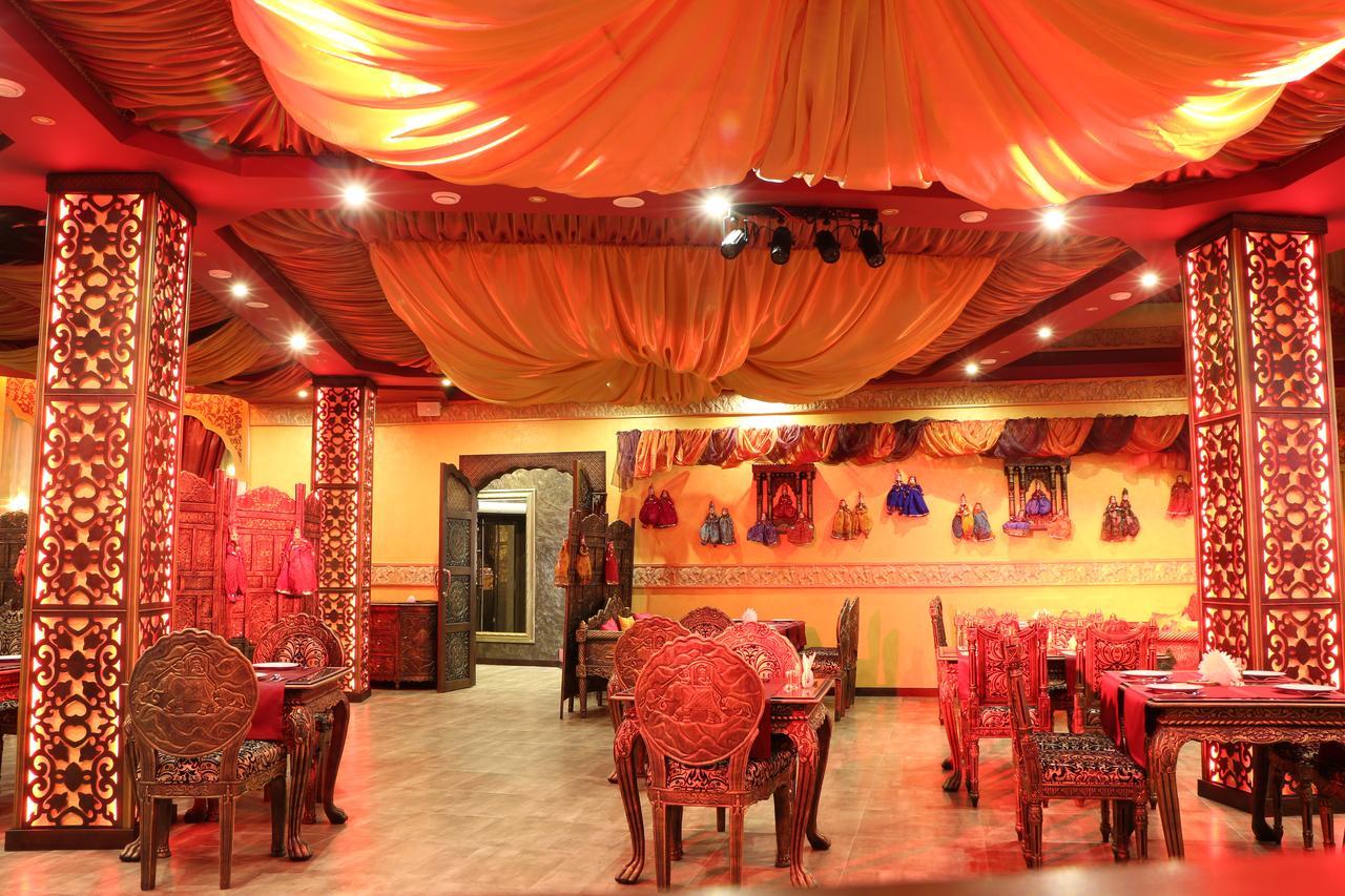 India Palace Hotel Харков Екстериор снимка