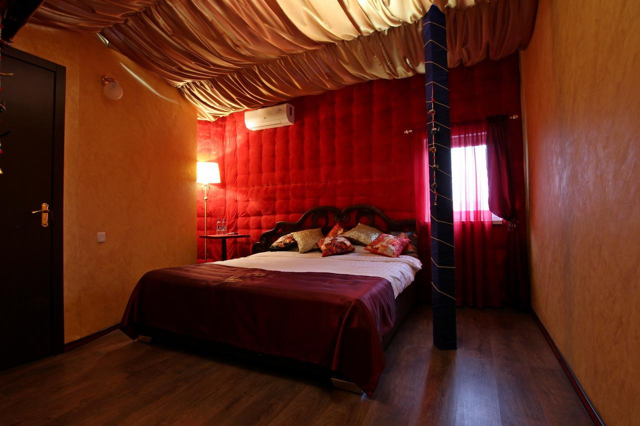 India Palace Hotel Харков Екстериор снимка