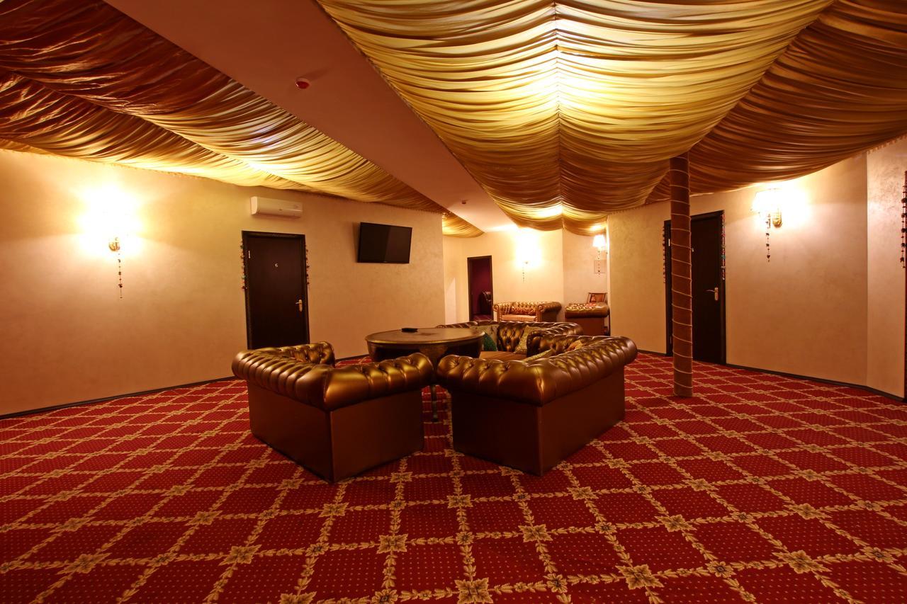 India Palace Hotel Харков Екстериор снимка