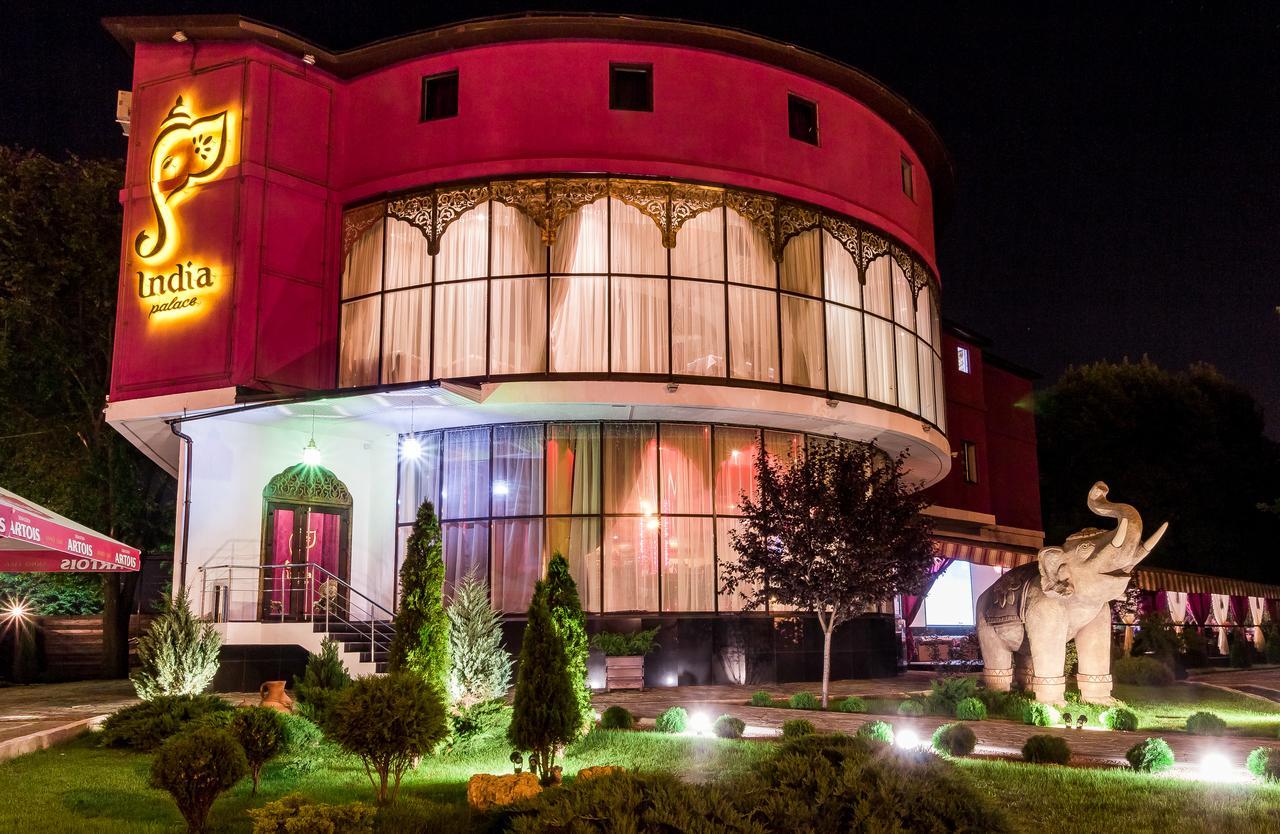 India Palace Hotel Харков Екстериор снимка