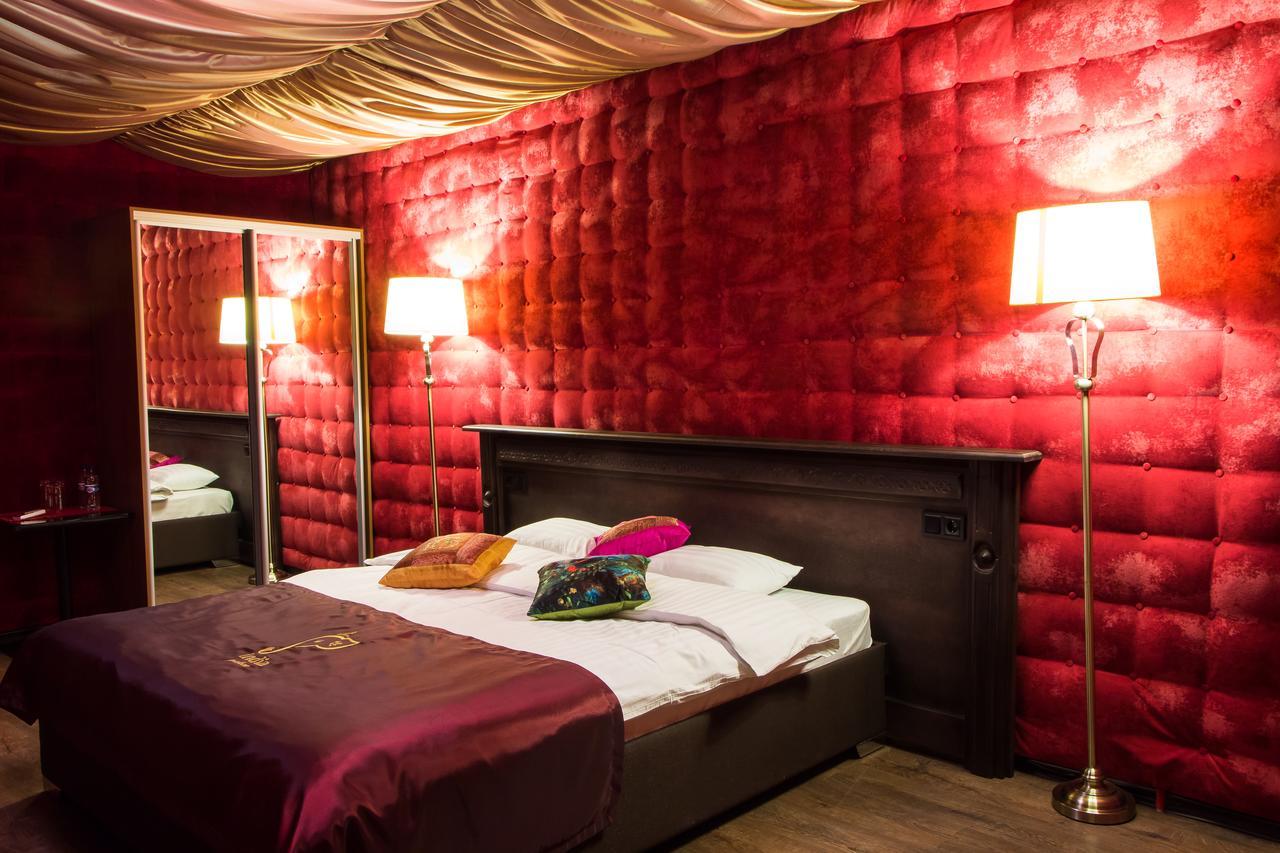 India Palace Hotel Харков Екстериор снимка