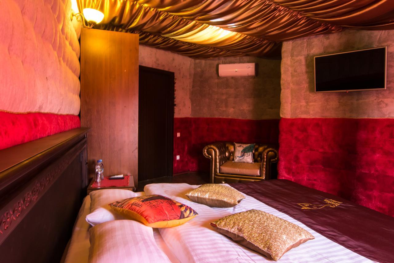 India Palace Hotel Харков Екстериор снимка