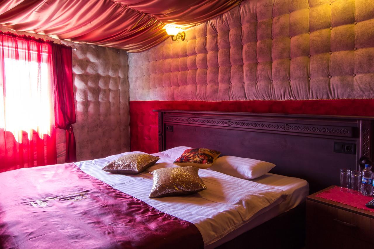 India Palace Hotel Харков Екстериор снимка