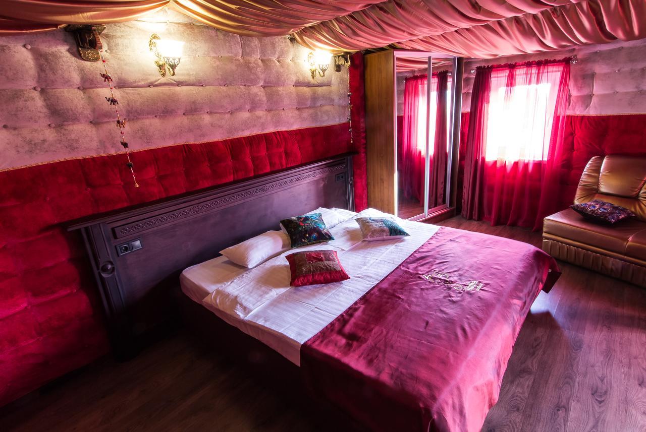 India Palace Hotel Харков Екстериор снимка