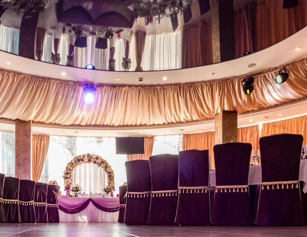 India Palace Hotel Харков Екстериор снимка