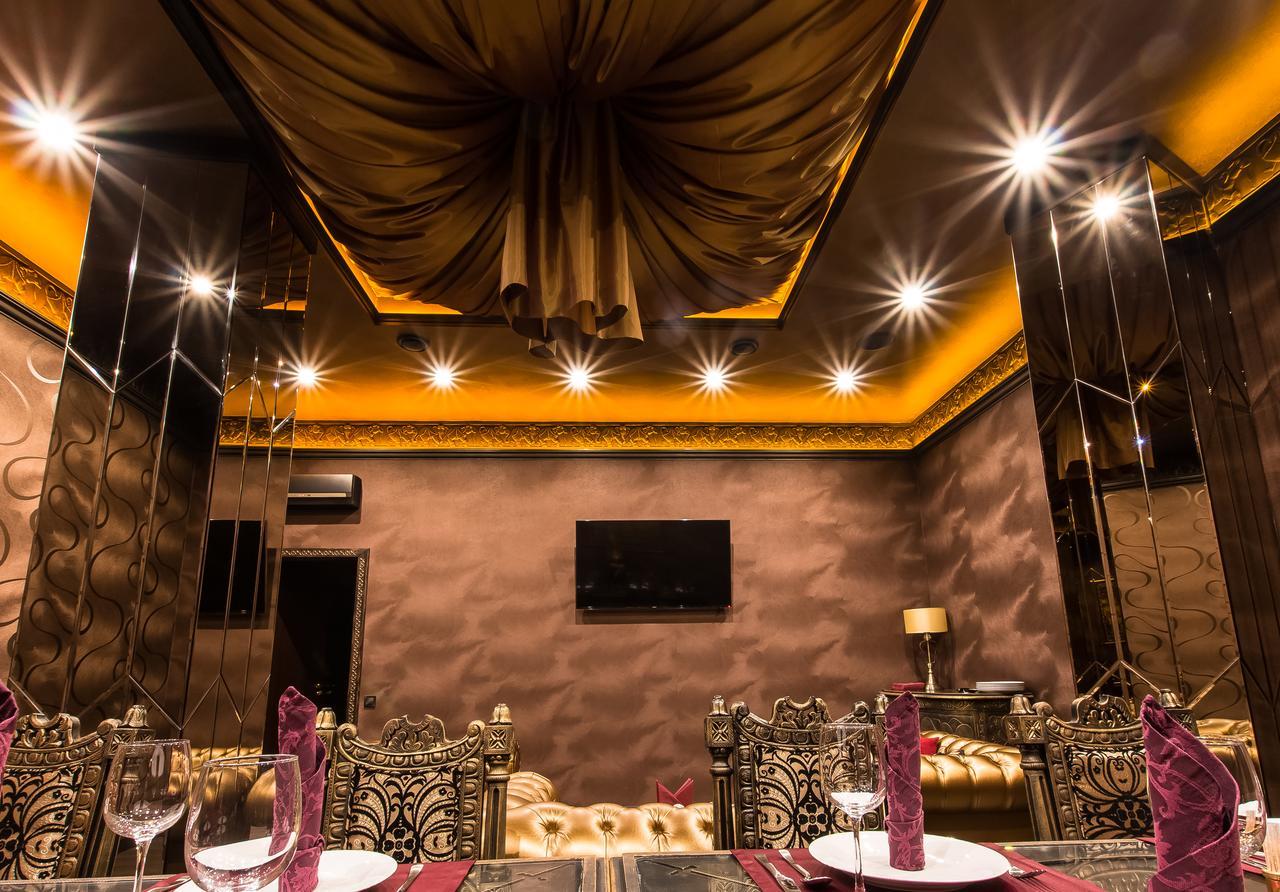 India Palace Hotel Харков Екстериор снимка