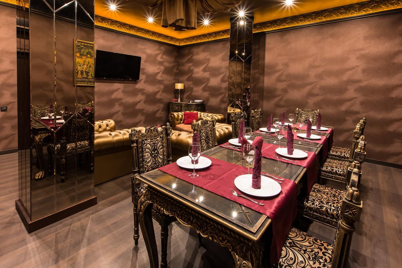 India Palace Hotel Харков Екстериор снимка