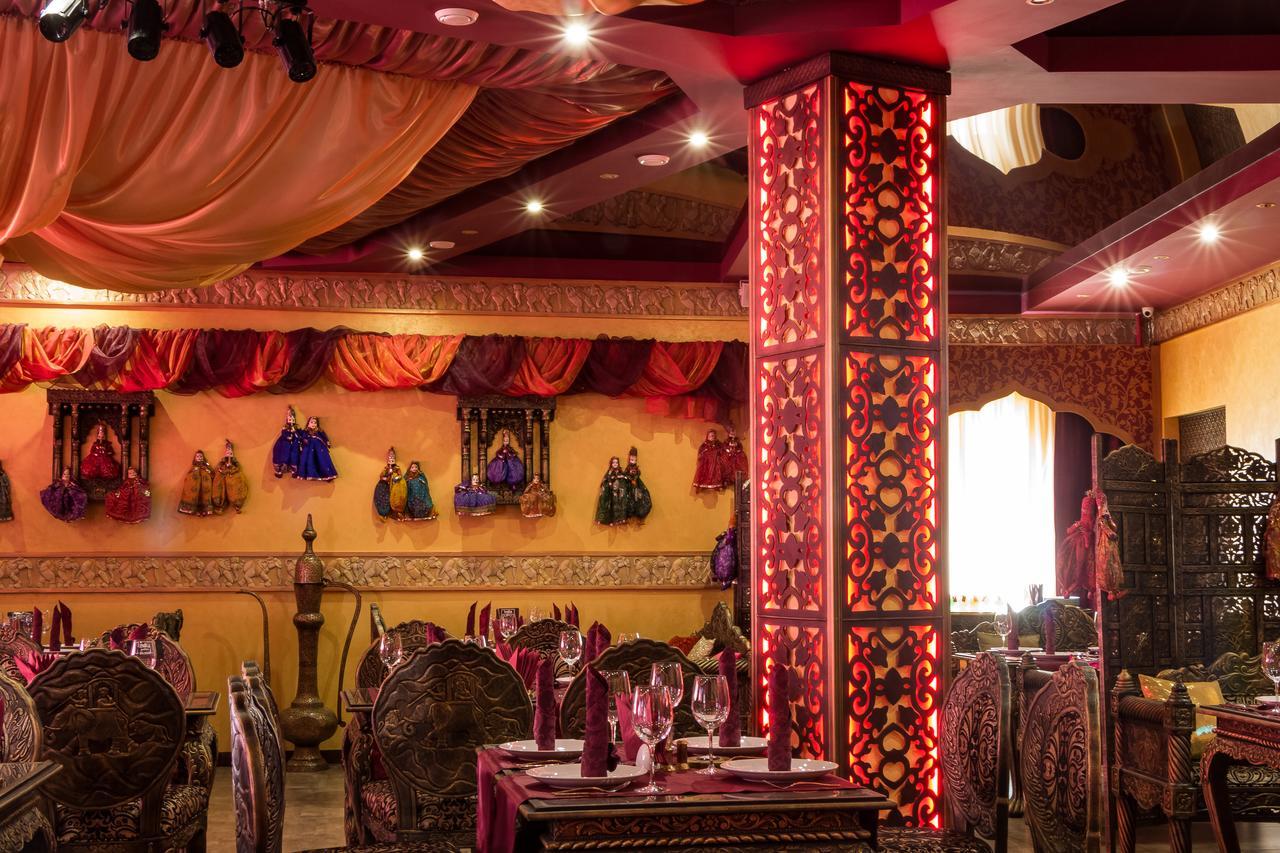 India Palace Hotel Харков Екстериор снимка